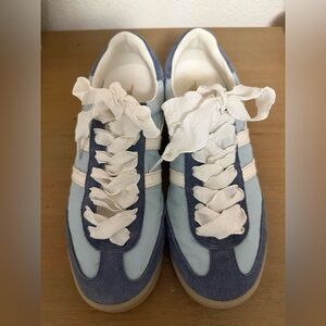 Gola Women's Blue and White Sneakers
